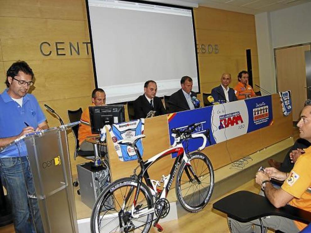 Imagen de la presentación de la nueva prueba en la que participará el Coanfi.