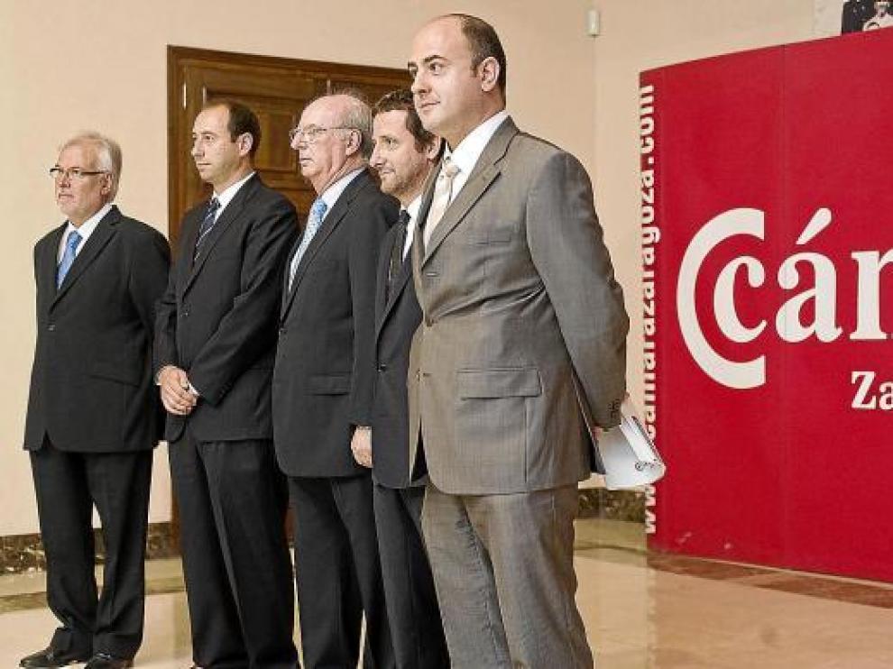 Los premiados, con el presidente de Internacionalización de la Cámara y el del Puerto de Tarragona.
