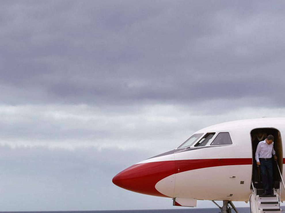 El presidente del Gobierno a su llegada a Tenerife en su avión oficial