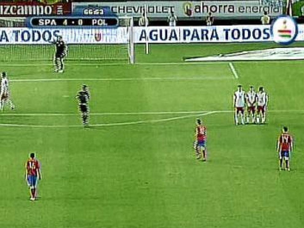 Murcia aprovecha el partido de España para volver a pedir 'Agua para todos'