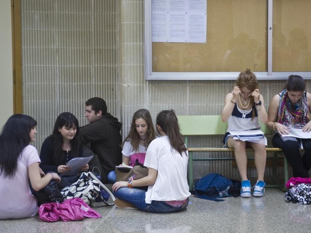 Nervios y repasos en las primeras horas