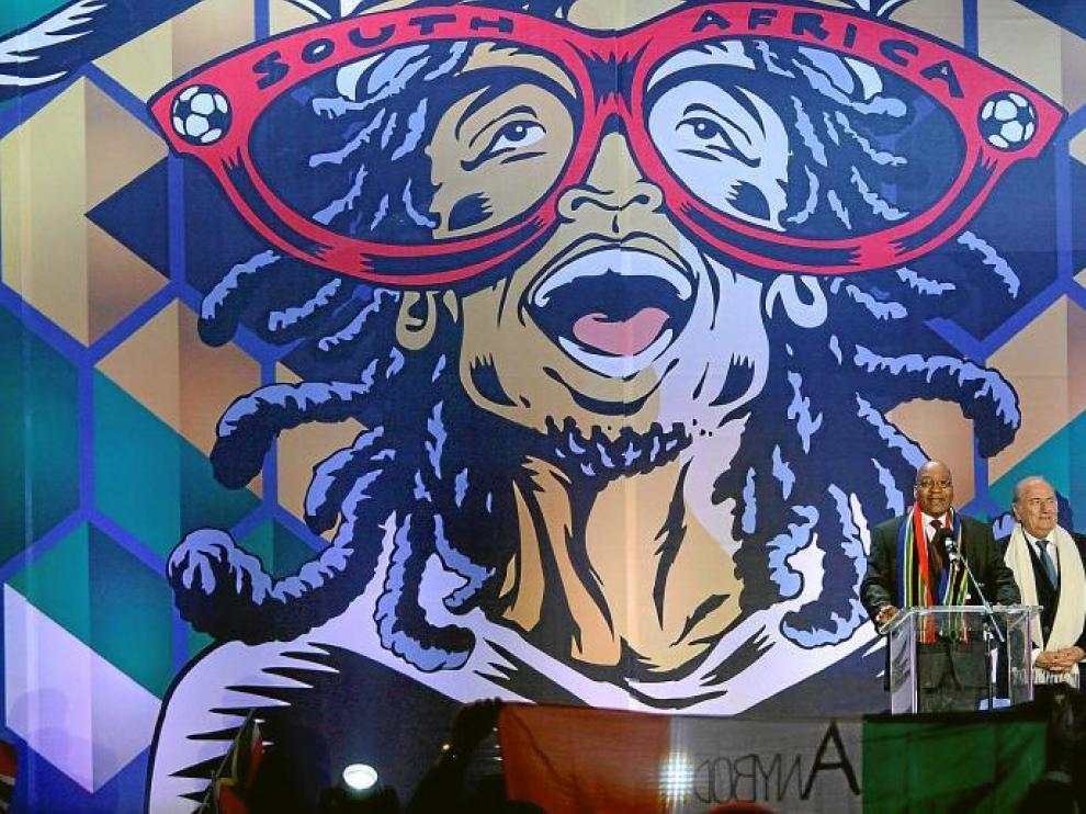 El presidente de Sudáfrica, Jacob Zuma, y el presidente de la FIFA, Josep Blatter, inauguran el concierto de apertura del Mundial.