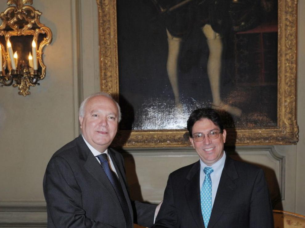 El ministro español de Exteriores, Miguel Ángel Moratinos, y el canciller cubano, Bruno Rodríguez