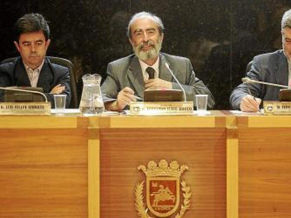 Luis Felipe, Fernando Elboj (alcalde) y Fernando Lafuente.