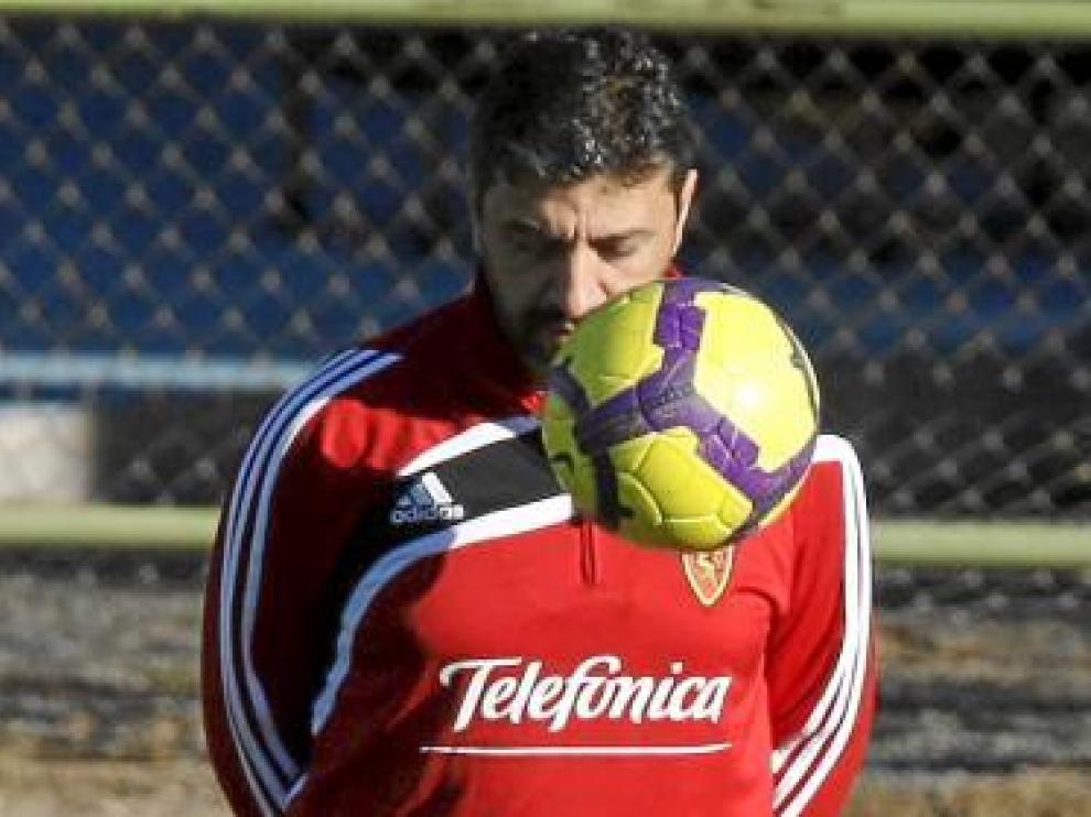 Nayim, pensativo, en la Ciudad Deportiva.