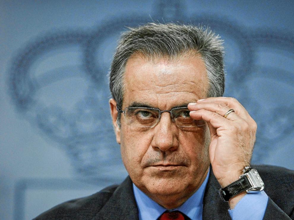 Celestino Corbacho comparece ante la prensa tras el Consejo de Ministros