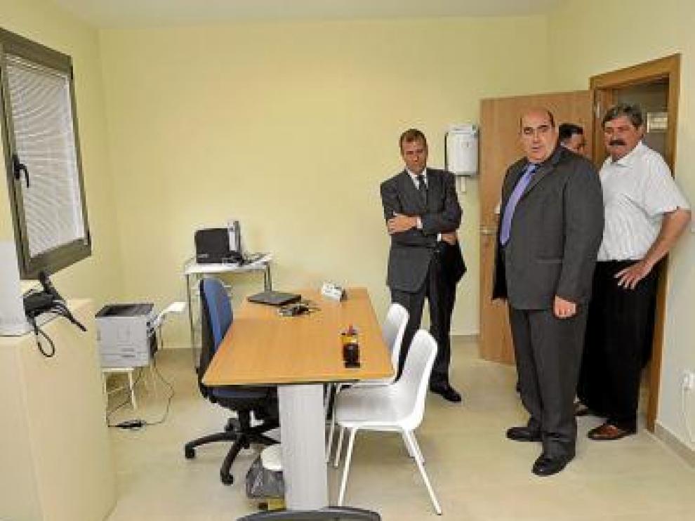 Las autoridades visitaron la sede, que incluye un consultorio médico.