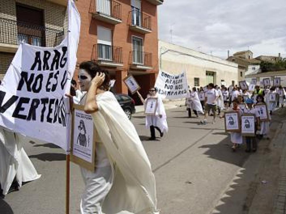 Los participantes van 'ataviados' como fantasmas.