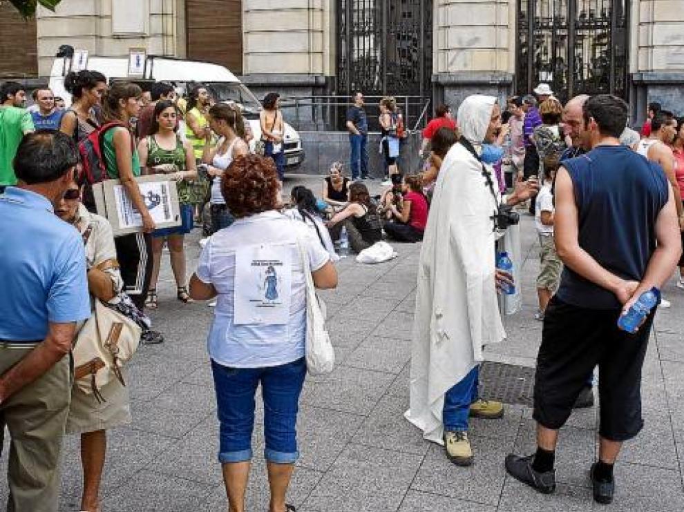 Los participantes llegaron a la plaza de España de Zaragoza, donde se leyó un manifiesto.
