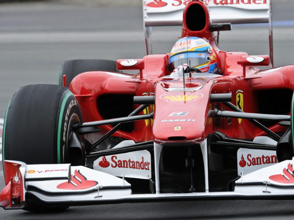 Alonso a bordo de su Ferrari en Montreal