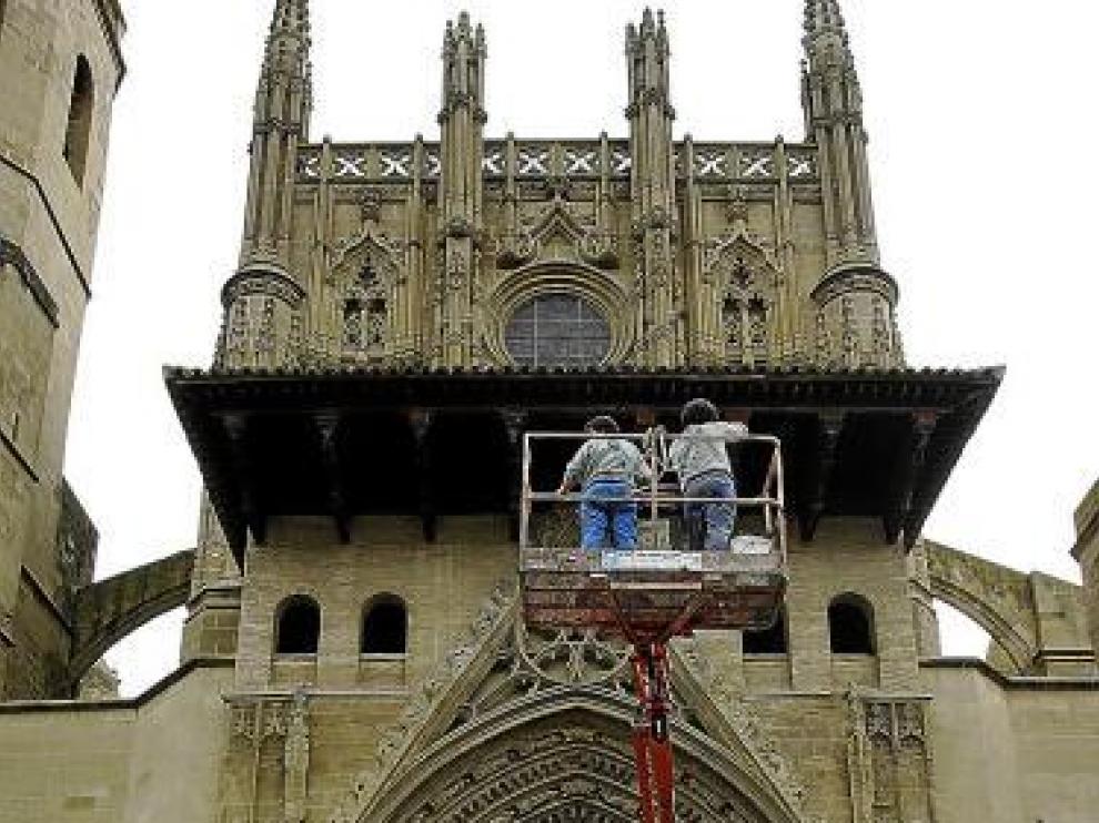 Rejas en la catedral contra los balonazos