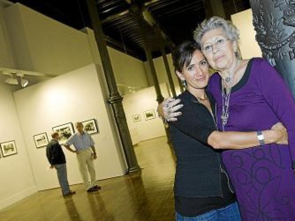 Pilar Bardem y Laura Mañá, en una sala del Paraninfo.