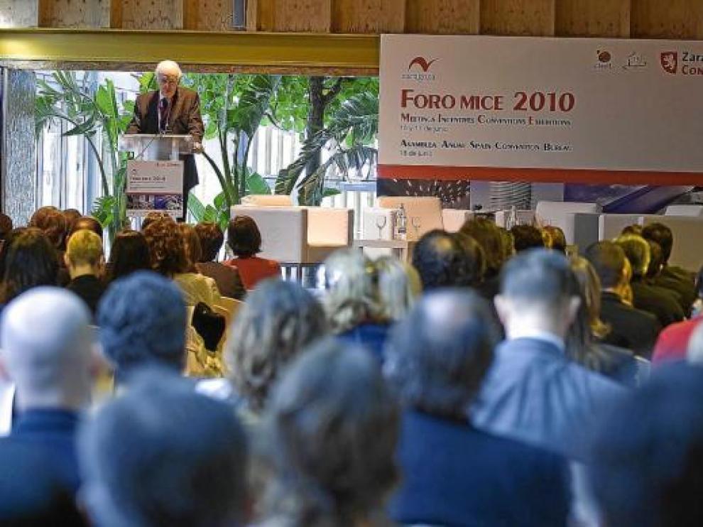 Leopoldo Abadía, durante su intervención de ayer en el Foro Mice de Zaragoza.