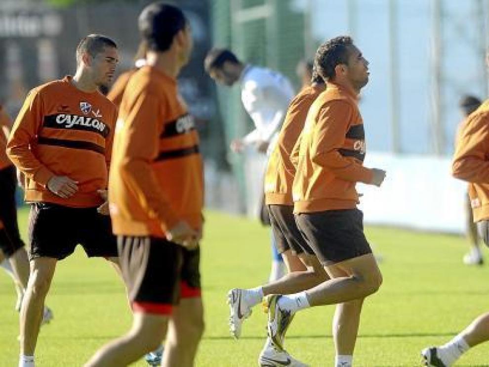 Rubiato, Gilvan y De la Vega, durante el entrenamiento en A Madroa.