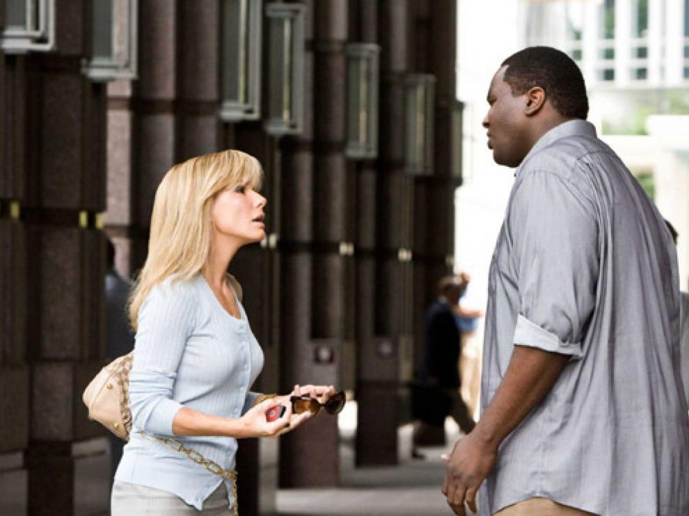 Bullock y Quinton Aaron, en 'The blind side'