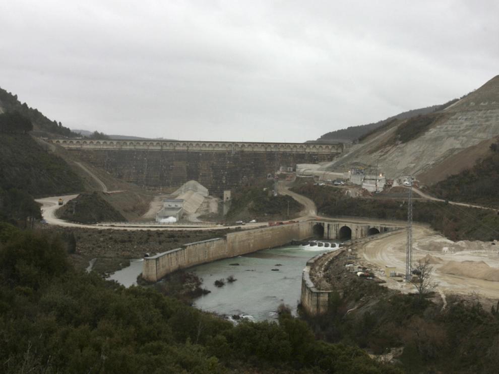 Obras para la canalización de agua desde Yesa
