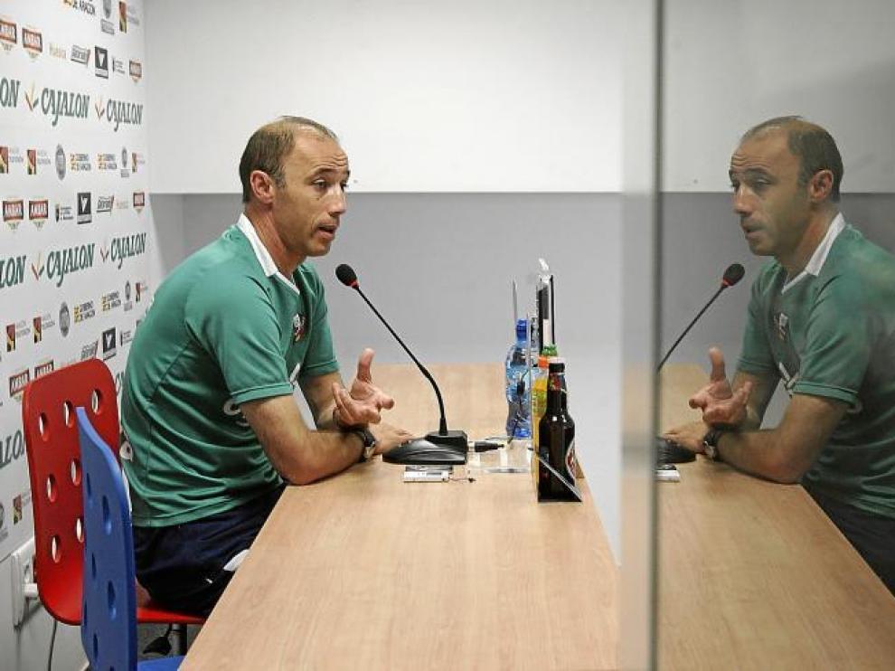 Antonio Calderón, durante una de sus últimas comparecencias en la sala de prensa del Alcoraz