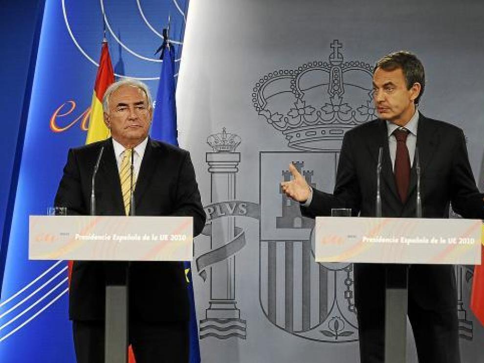 Dominique Strauss-Khan (i) y José Luis Rodríguez Zapatero, ayer.