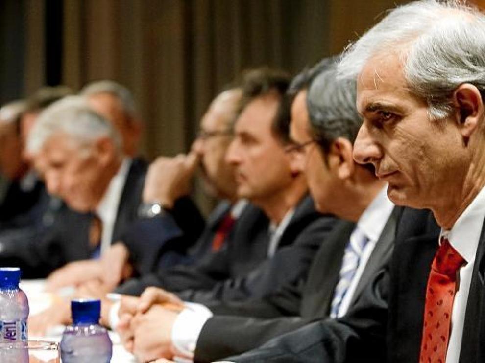 Juan Pemán, presidente de CAI, en la asamblea del 30 de mayo en la que fue elegido.