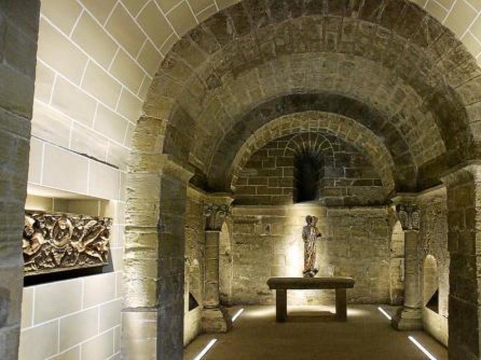 Las obras han dignificado los sepulcros de Ramiro II (ahora exento) y de Alfonso I.