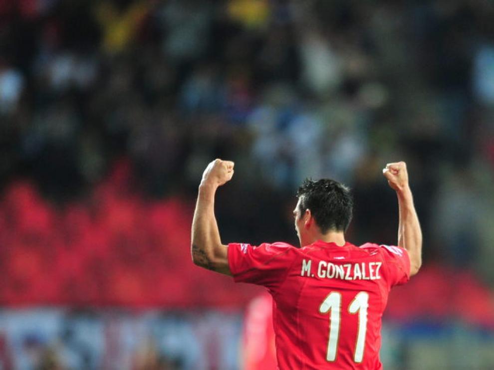 Mark González celebra el gol.
