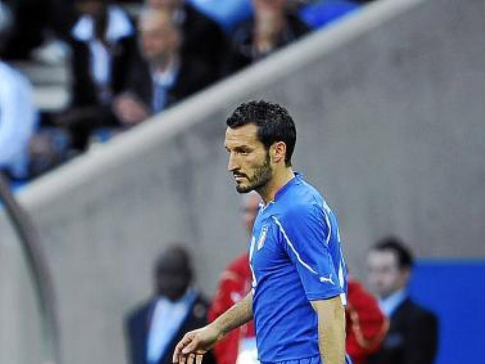 Cannavaro se duele a los pies de Zambrotta.