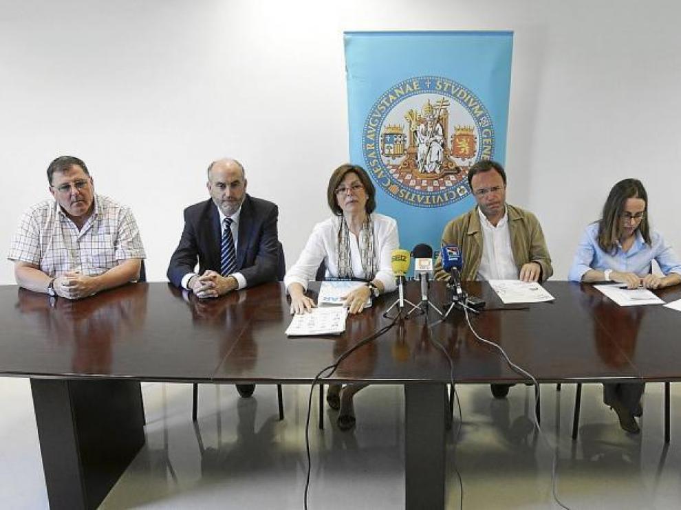 Miguel Chivite, Luis Pardos, Pilar Bolea, José Domingo Dueñas, Cristina Fernández y Esther Lanuza.