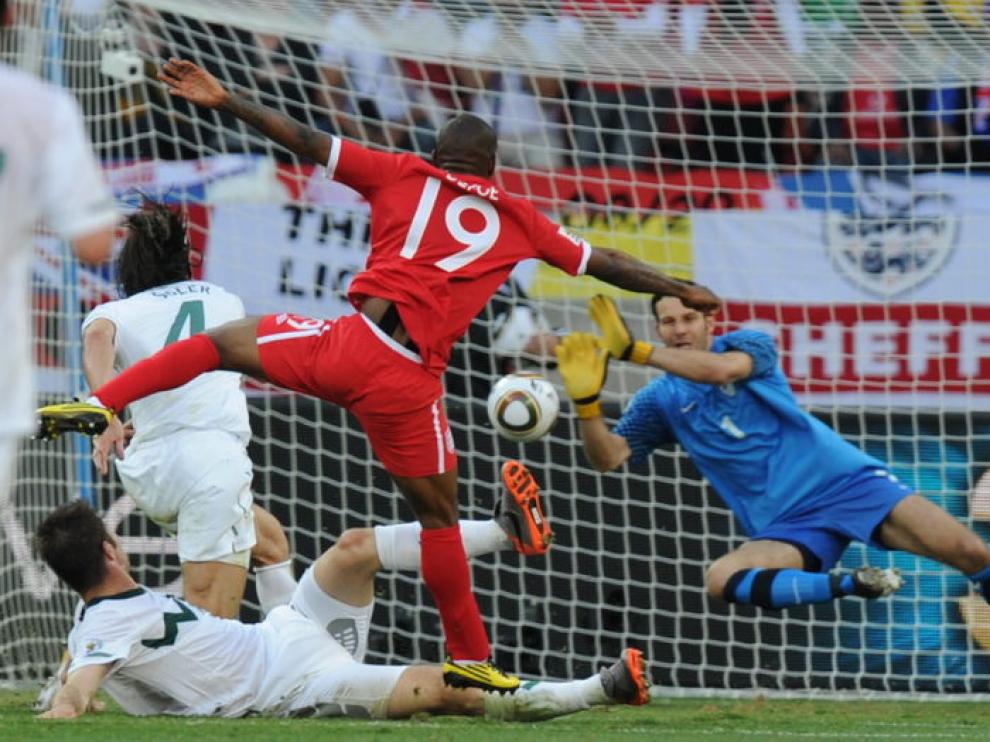 Defoe remata a puerta.