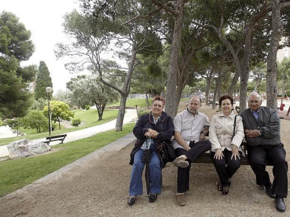 De izquierda a derecha, Valeri Navarro, Juan Pablo Vázquez, Rosa María Díaz y Luis Morales, en el parque Castillo de Palomar.