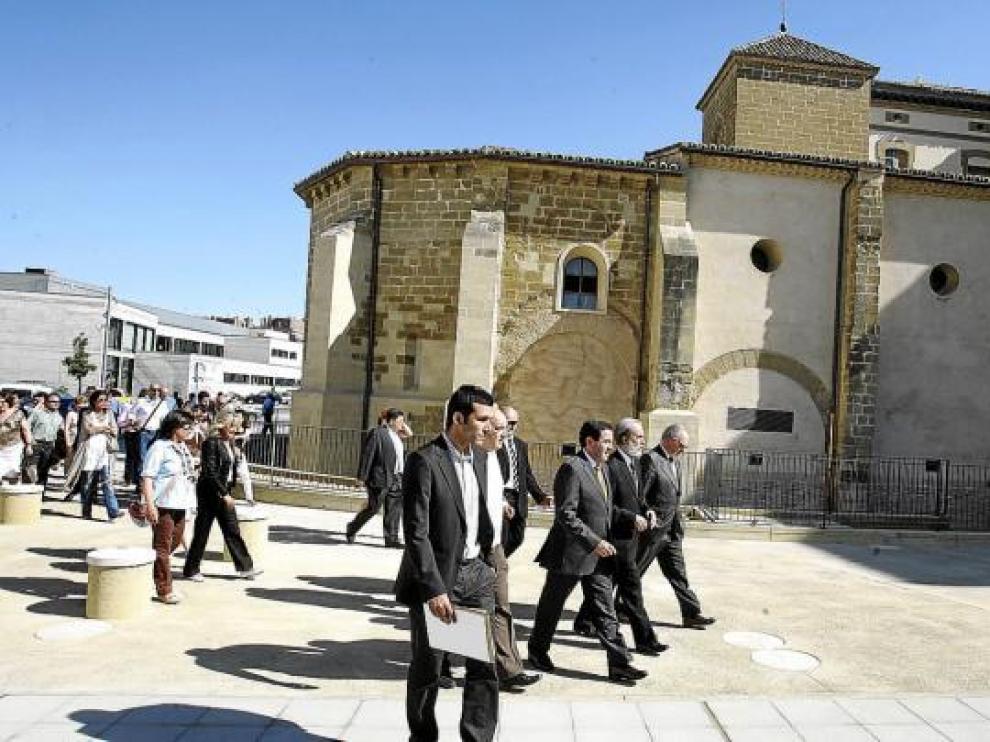 Las autoridades visitan las obras de urbanización del entorno de Santa María in Foris.