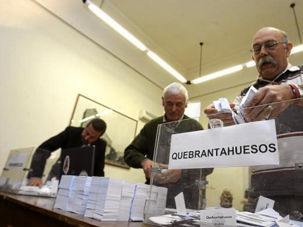 Roberto Iglesias en el sorteo de este año de la clásica cicloturista.