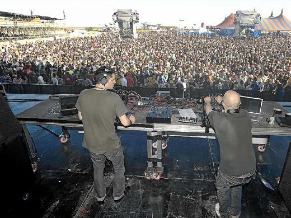Monegros Desert reúne todos los veranos a miles de amantes de la música electrónica.