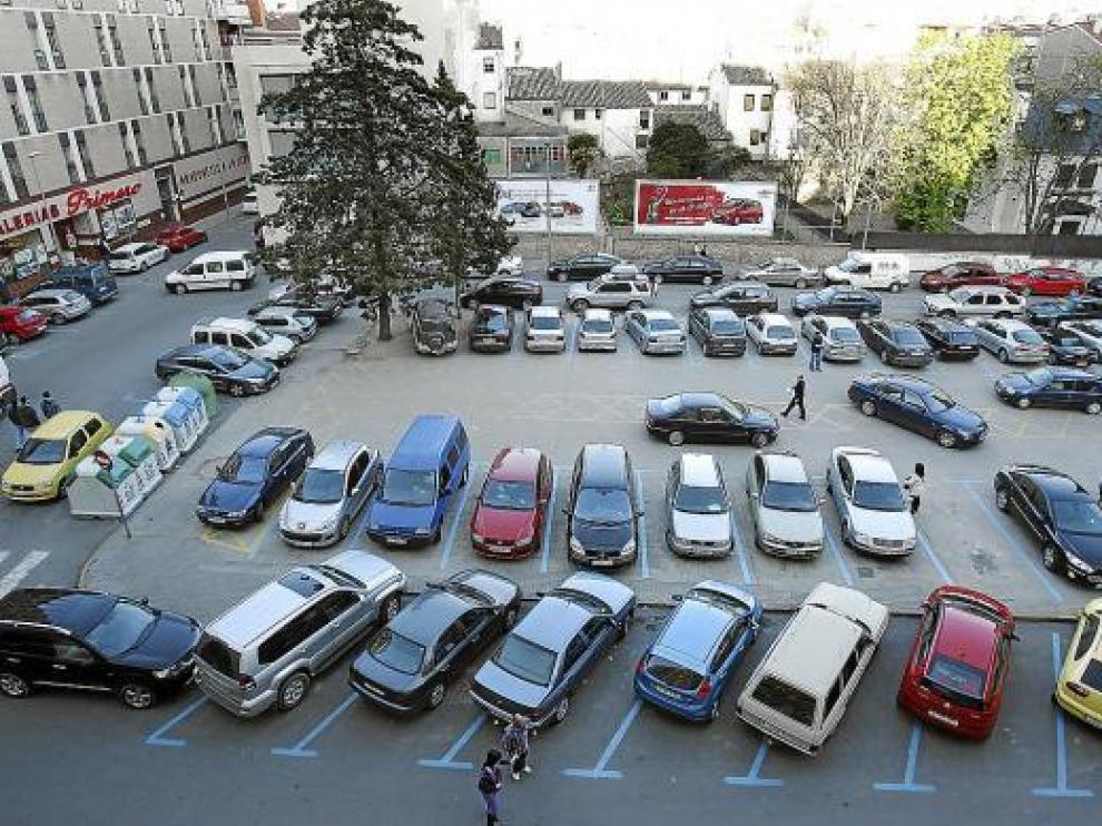 La plaza de San Antonio funciona actualmente como zona de aparcamiento en superficie.
