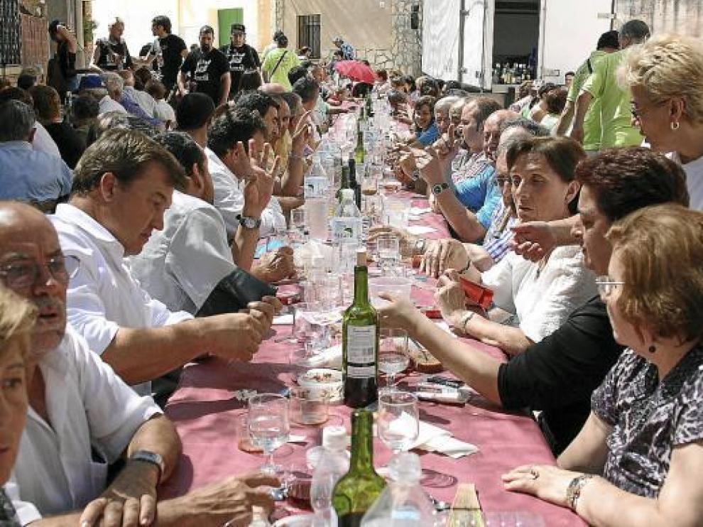 Imagen de la comida popular a la que asistieron unas 500 personas.