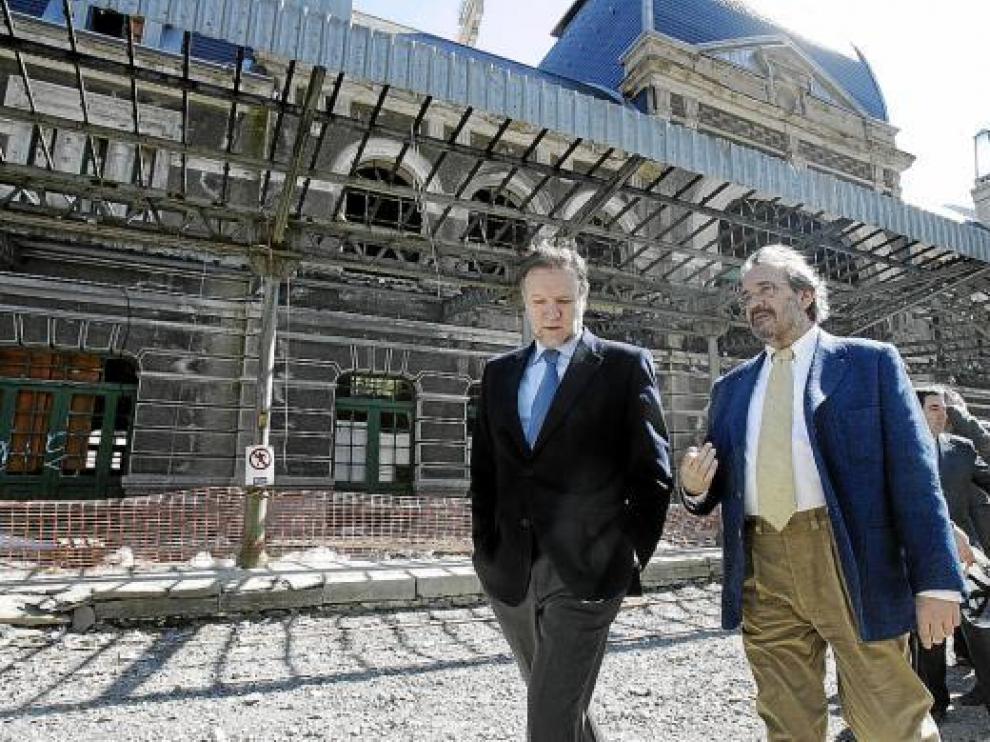 Iglesias, en 2009, en Canfranc, con el arquitecto Pérez Latorre