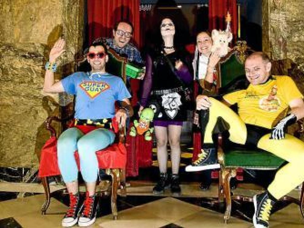 Superhéroes, frikis y villanos de 'Super improindigestos'.