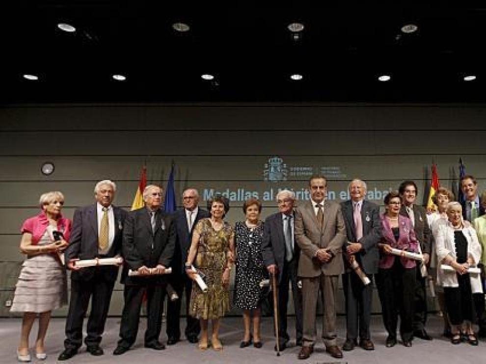 El catedrático de Microbiología Gómez Lus, Medalla al Mérito en el Trabajo