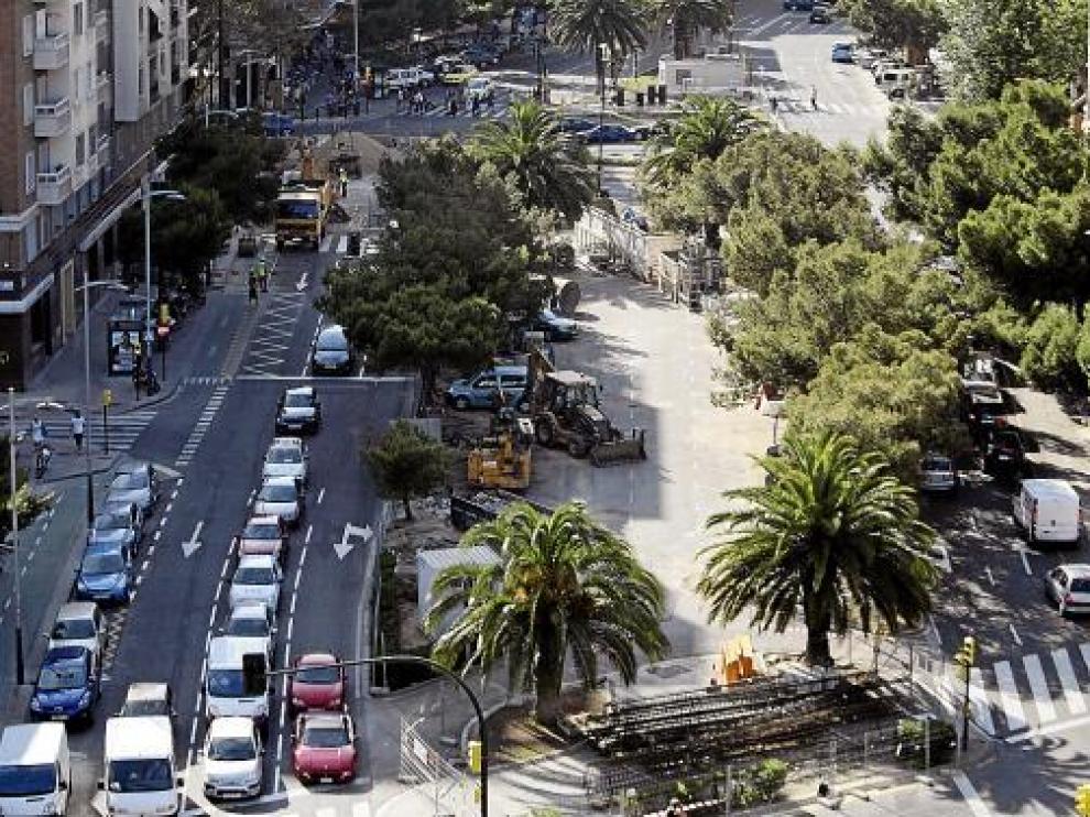 La reducción de carriles en el cruce de Goya con Gran Vía complica un poco más el tráfico en la zona.