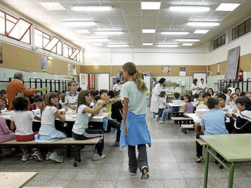 Alumnos de la escuela Tío Jorge durante la hora del comedor.