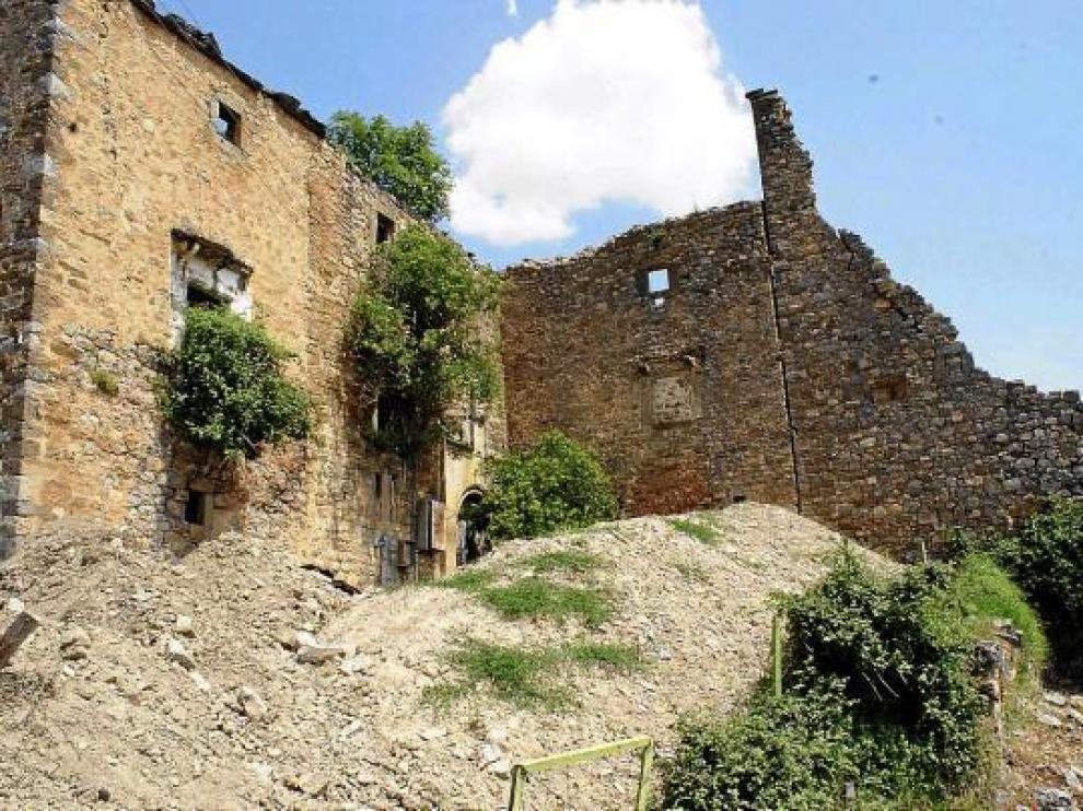 Aspecto que presentaba ayer el exterior del palacio abacial del monasterio de San Victorián.