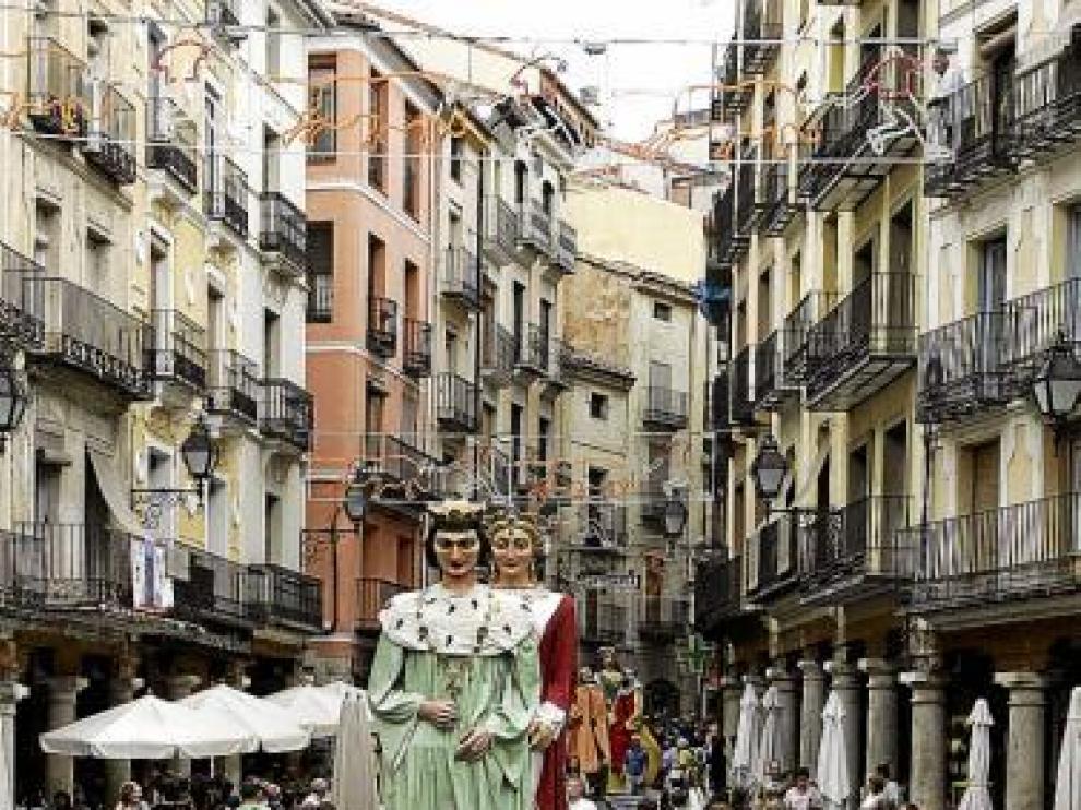 Gigantes y piratas conquistan el Torico