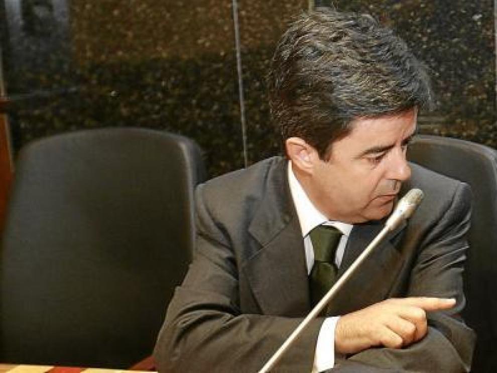 Luis Felipe y Fernando Elboj compartieron por última vez bancada en el salón de plenos del Ayuntamiento de Huesca. Uno y otro se dedicaron ayer elogios.