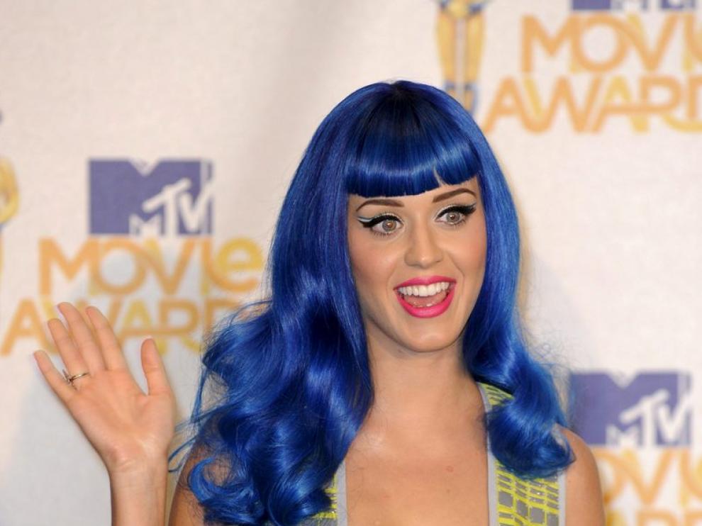 La cantante estadounidense Katy Perry posa en la 19ª edición de los MTV Movie Awards