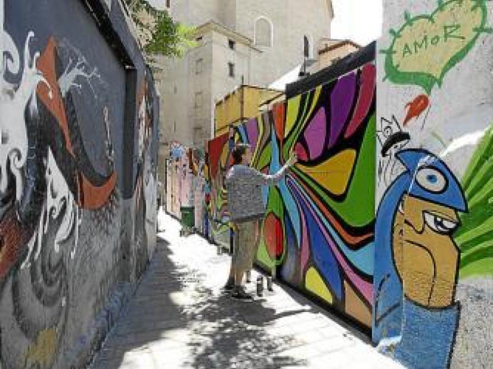 Los nuevos grafitis del Quinto Asalto en la calle de Estébanes.