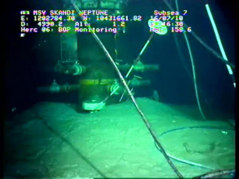 Imagen del sellado de la fuga que muestra que, al parecer, ya no sale petróleo