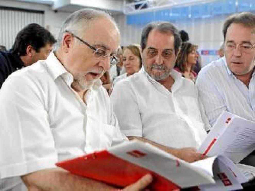 Zapatero avala la sucesión en Asturias pero elude hablar aún de la de Aragón