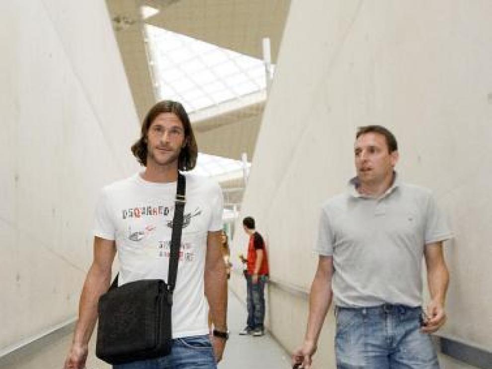 Leo Franco, ayer en la estación de Delicias junto a Cuartero.