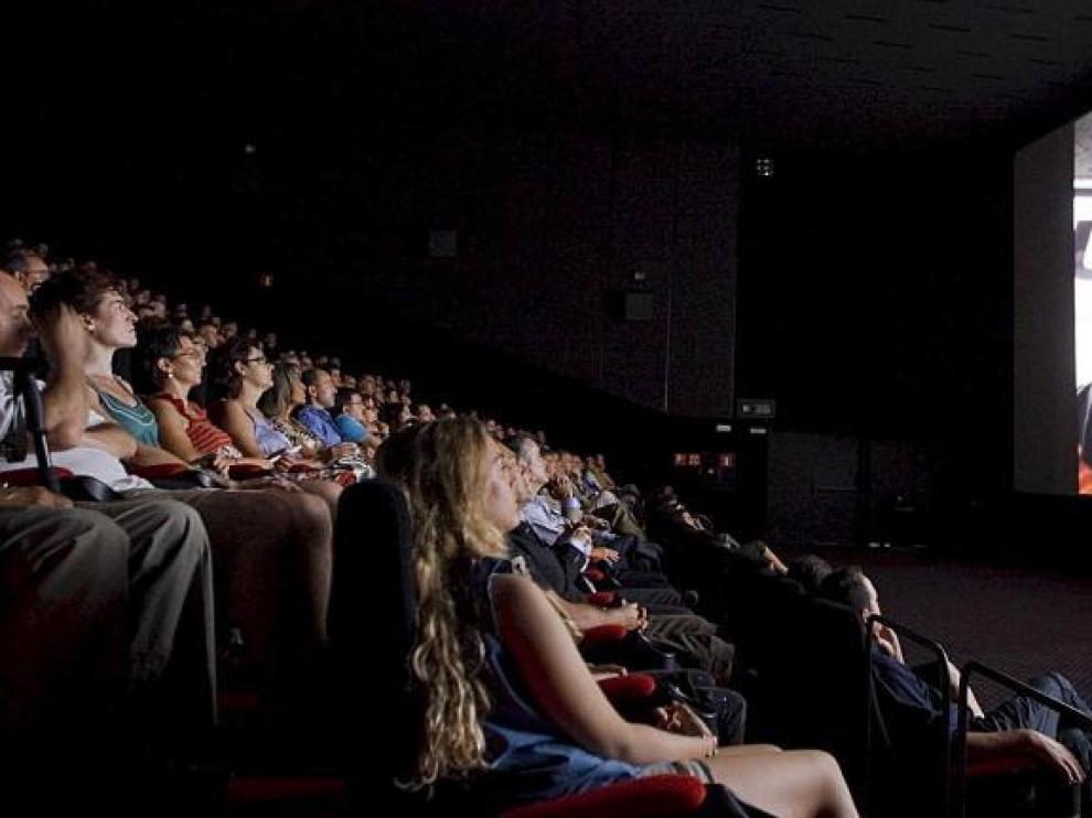El público en la sala 12 de los cines Aragonia.