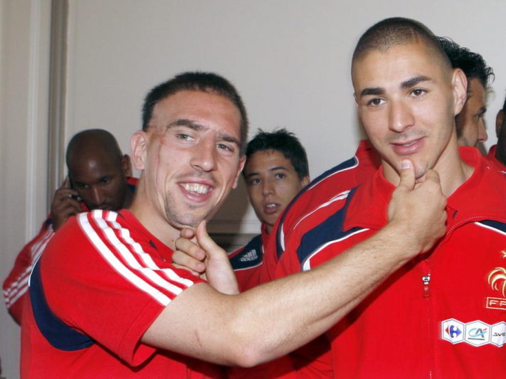 Ribéry y Benzema bromean durante una concentración de la selección francesa