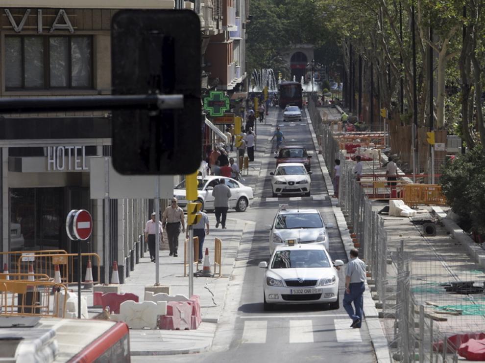 Los vehículos vuelven a circular por Gran Vía